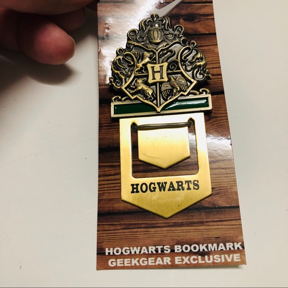 Hogwarts Crest Bookmark - Picture 3 of 3